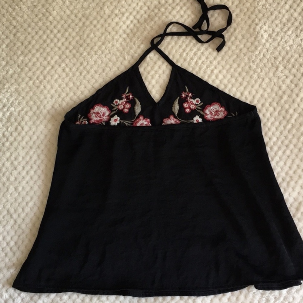 Hollister | choker halter neckline adjustable strap, floral embroidered tank top - Picture 11 of 12